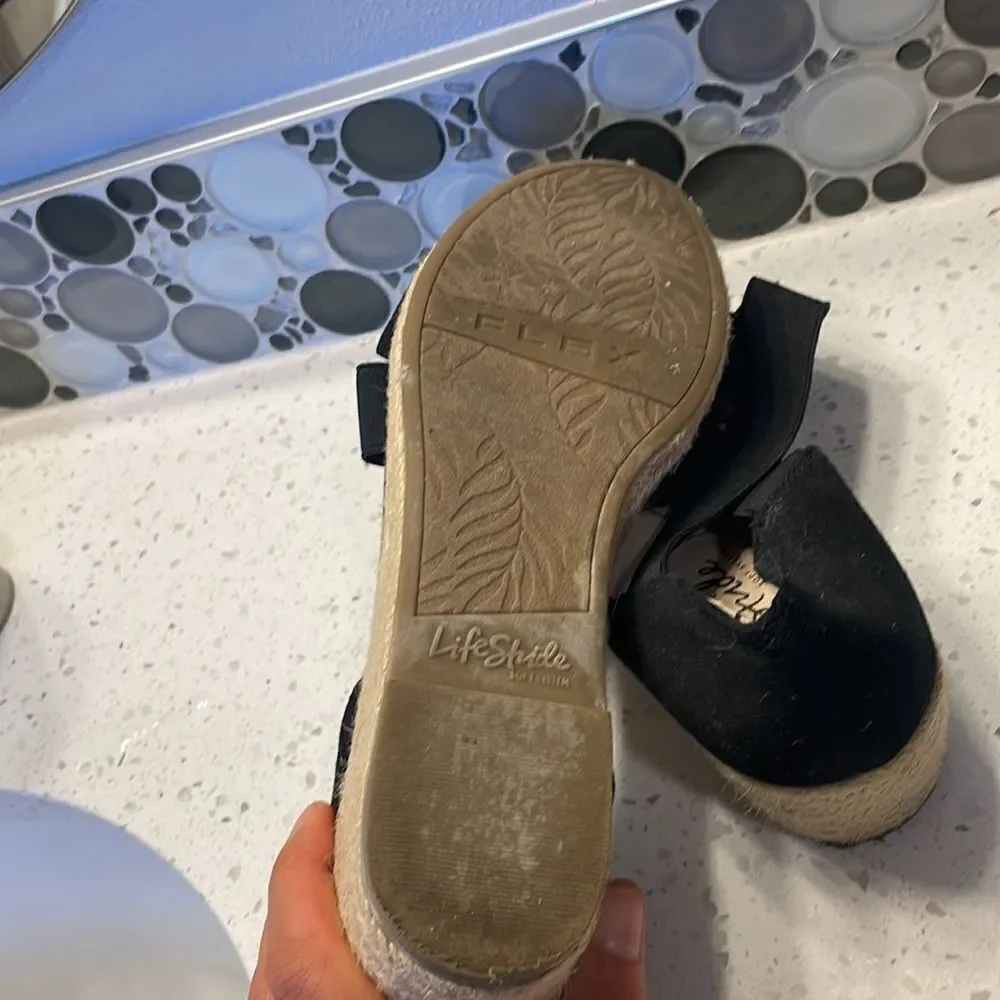LIFE Stride woman’s black sandals